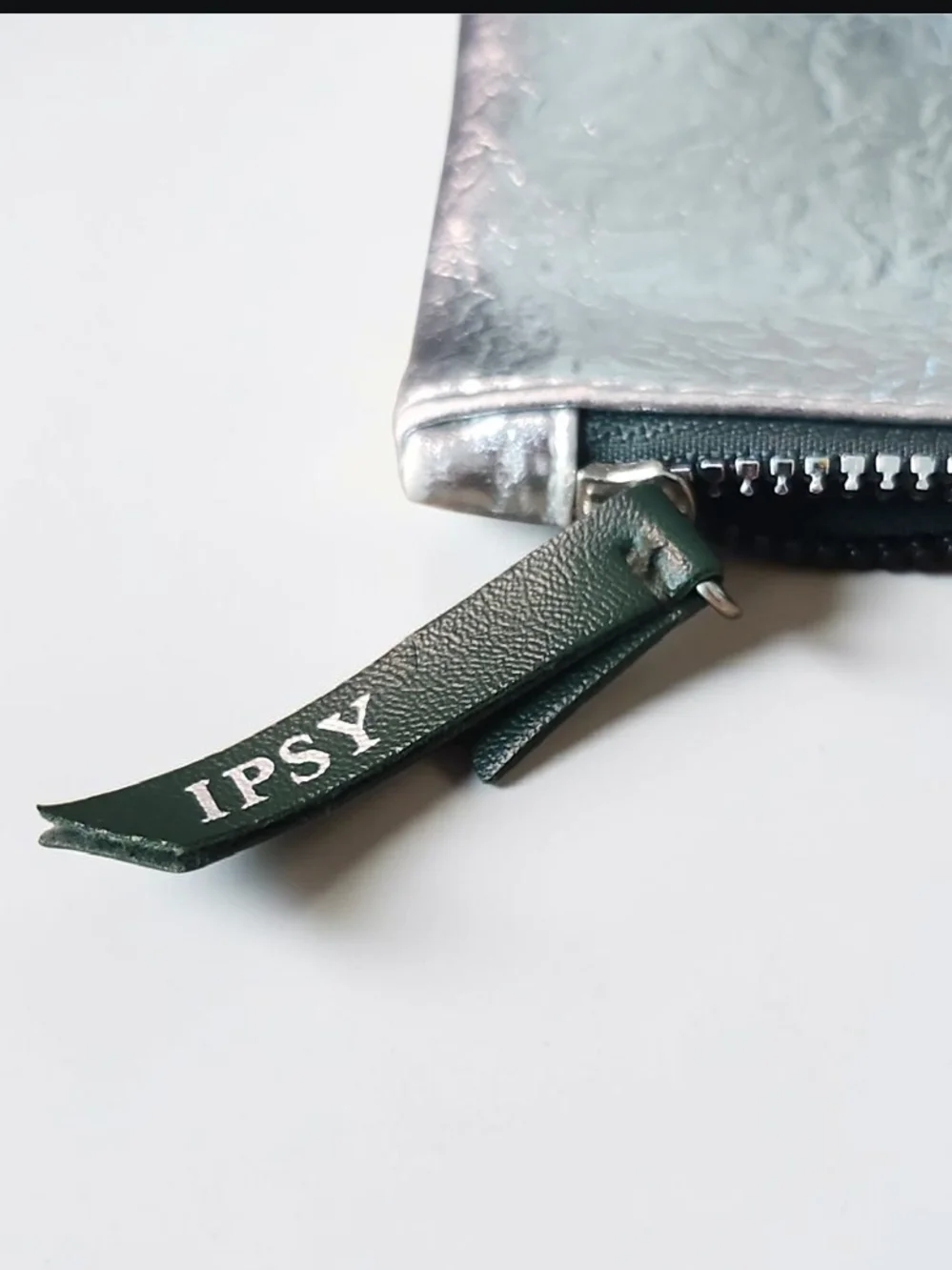 Ipsy Cosmetic Pouch w/ 2 Mystery Items